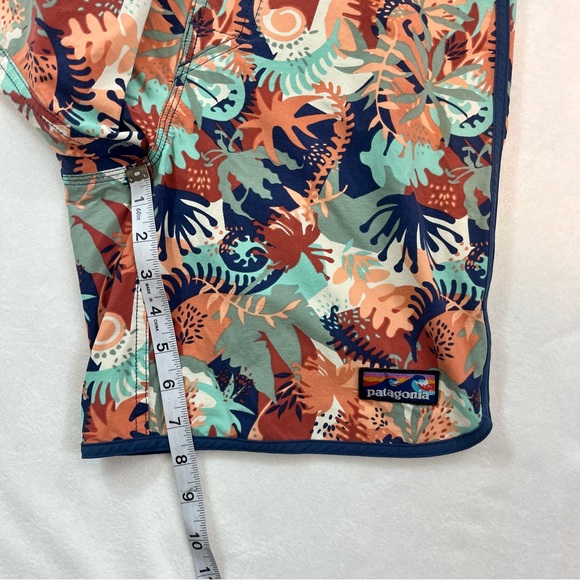Patagonia Mens Scallop Hem Stretch Wavefarer Board Shorts Size 29 Multicolor - Picture 8 of 11